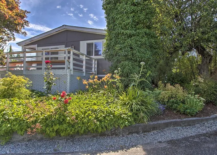 Cute Cottage With Deck Walk 115 Ft To Brewery And Cafe