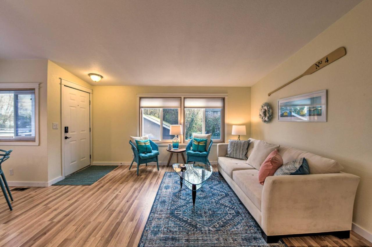 Cute With Deck Walk 115 Ft To Brewery And Cafe Poulsbo